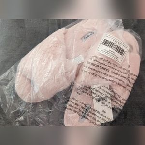 Splendid Cross Slide Slippers NWT (S/M)